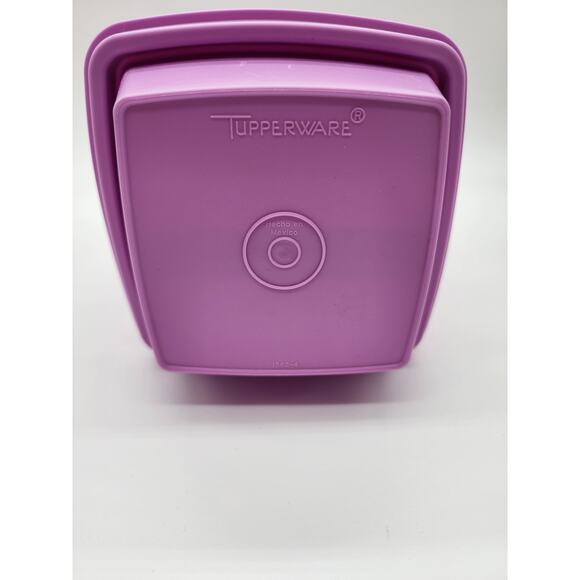 Tupperware Pick A Deli Pickle Keeper Square Large 8 Cup - Picture 2 of 4